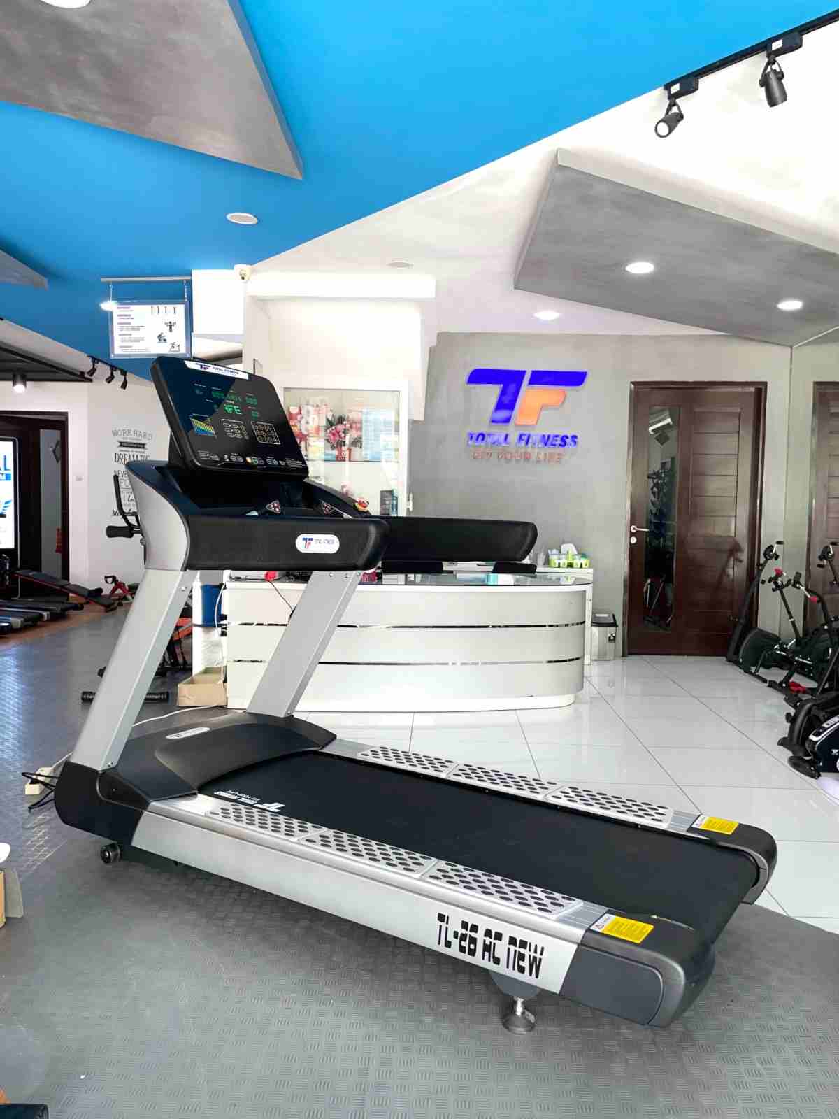 Treadmillkomersial_tl33ac_rafandafitness_totalfit
